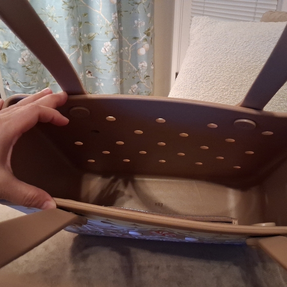 Baby Bogg Gingerbread Tote Bag - Picture 2 of 4